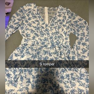 Size S romper, brand unknown, like new and CUTE